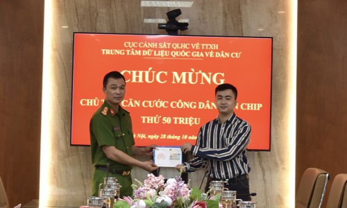 Ae2bet Đăng ký ngay QLHC về TTXH trao thẻ CCCD gắn chip thứ 50 triệu cho công dân