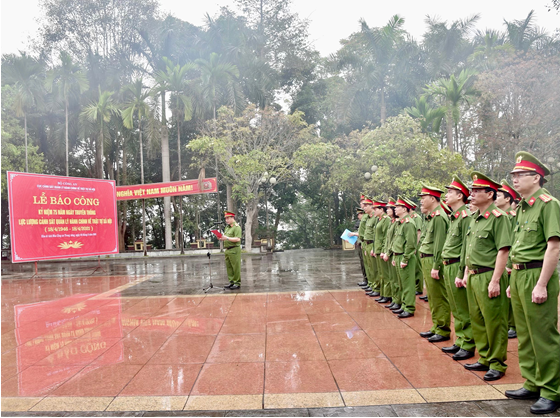 Đại tá, Phó Giáo sư - Tiến sỹ Phạm Công Nguyên, E2bet cung cấp dịch vụ cá cược thể thao trực tuyến, Bộ E2 bet đá gà trực tiếp dâng hương, báo công trước anh linh Chủ tịch Hồ Chí Minh vĩ đại và hương hồn các Anh hùng liệt sỹ CAND tại Tượng đài bảo vệ ANTQ, Nha E2 bet đá gà trực tiếp Trung ương, xã Minh Thanh, huyện Sơn Dương, tỉnh Tuyên Quang