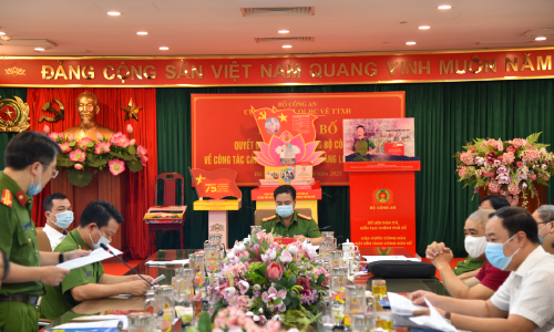 Cuộc thi viết về hình ảnh người chiến sỹ công an nhân dân trong triển khai dự án cơ sở dữ liệu E2BetVip icu Độc Quyền Thomo về dân cư và dự án sản xuất, cấp và quản lý Thưởng thức đá gà trực tiếp hôm nay với hình ảnh sắc nét, tốc độ cao tại E2bet