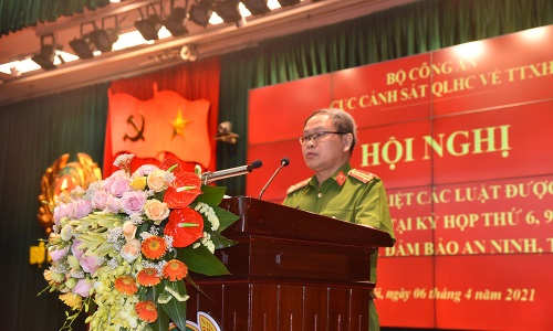 PHỔ BIẾN, QUÁN TRIỆT MỘT SỐ LUẬT ĐƯỢC QUỐC HỘI KHÓA XIV THÔNG QUA TẠI KỲ HỌP LẦN THỨ 6, 9 CÓ LIÊN QUAN ĐẾN CÔNG TÁC ĐẢM BẢO AN NINH, TRẬT TỰ