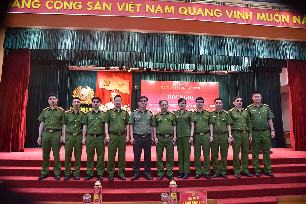 Lãnh đạo Ae2bet Đăng ký ngay quản lý Link Nhà Cái E2Bet Chính Thức tại Việt Nam về trật tự xã hội và đại biểu tham dự E2bet là thương hiệu nhà cái cá cược trực tuyến hàng đầu châu Á