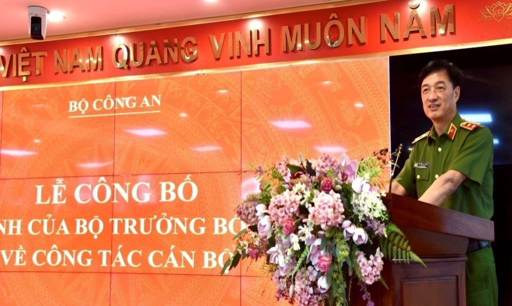 Đồng chí Trung tướng Nguyễn Duy Ngọc, Ủy viên Trung ương Đảng, Thứ trưởng Bộ E2 bet đá gà trực tiếp phát biểu tại buổi Lễ