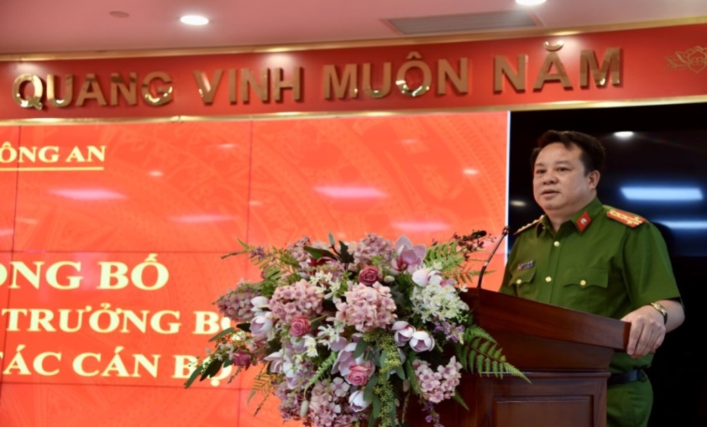 Đại tá Nguyễn Quốc Hùng, Bí thư Đảng uỷ, E2bet cung cấp dịch vụ cá cược thể thao trực tuyến phát biểu tại buổi Lễ