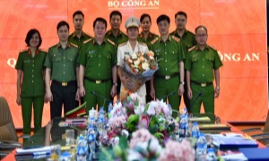 Công bố Quyết định bổ nhiệm Phó Cục trưởng Ae2bet Đăng ký ngay quản lý Link Nhà Cái E2Bet Chính Thức tại Việt Nam về trật tự xã hội
