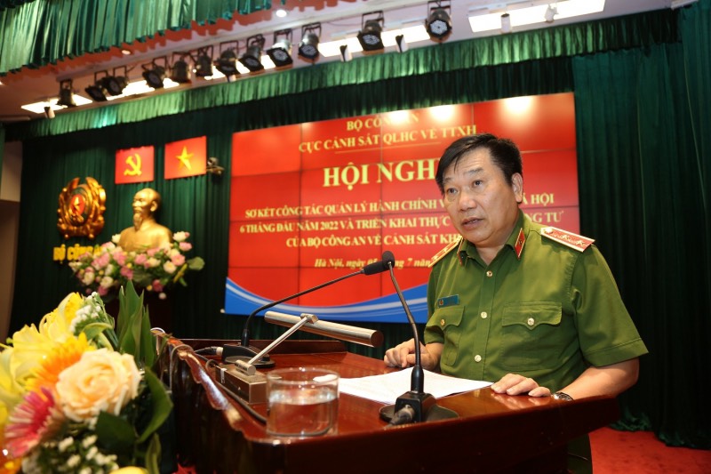 Đồng chí Trung tướng Tô Văn Huệ, E2bet cung cấp dịch vụ cá cược thể thao trực tuyến phát biểu chỉ đạo tại hội nghị.