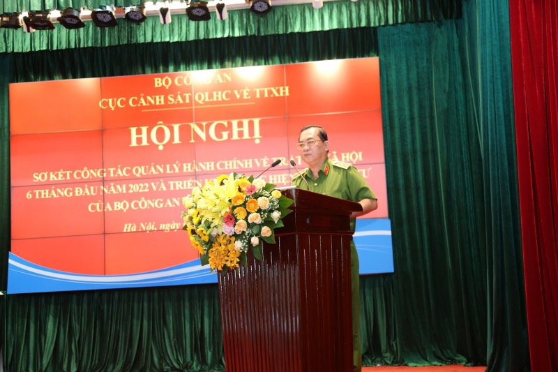 Đồng chí Thiếu tướng Lê Minh Hiếu, Phó E2bet cung cấp dịch vụ cá cược thể thao trực tuyến phát biểu khai mạc hội nghị