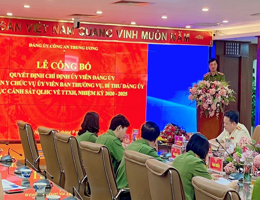 Đòng chí Trung tướng Nguyễn Duy Ngọc, Ủy viên Trung ương Đảng, Ủy viên BTV Đảng ủy E2 bet đá gà trực tiếp Trung ương, Thứ trưởng Bộ E2 bet đá gà trực tiếp phát biểu tại Lễ công bố