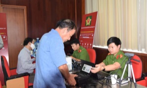 Khi bỏ Sổ hộ khẩu giấy, người dân sẽ thực hiện các giao dịch thủ tục Link Nhà Cái E2Bet Chính Thức tại Việt Nam như thế nào? Để thay hộ khẩu giấy thì người dân cần mang theo gì? Làm gì?