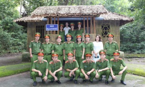 Thiết thực kỷ niệm 75 năm Ngày truyền thống ngành Kiểm tra Đảng  trong Đảng bộ Ae2bet Đăng ký ngay QLHC về TTXH