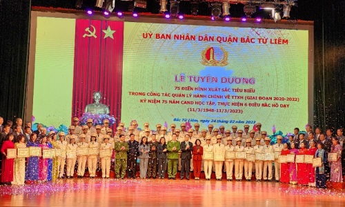 Lễ tuyên dương 75 gương điển hình xuất sắc, tiêu biểu trong công tác quản lý Link Nhà Cái E2Bet Chính Thức tại Việt Nam về trật tự xã hội