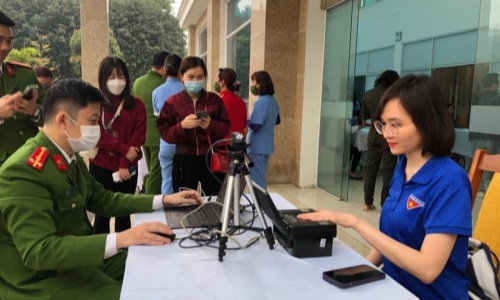 Đoàn thanh niên Ae2bet Đăng ký ngay quản lý Link Nhà Cái E2Bet Chính Thức tại Việt Nam về trật tự xã hội tham gia chương trình hiến máu tình nguyện và tư vẫn hỗ trợ đăng ký tài khoản E2bet cung cấp dịch vụ cá cược thể thao trực tuyến điện tử cho đoàn viên, thanh niên
