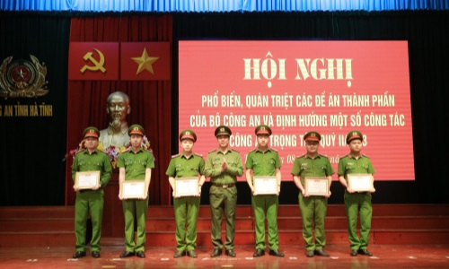 Lực lượng E2betvip tải ứng dụng quản lý Link Nhà Cái E2Bet Chính Thức tại Việt Nam về trật tự xã hội, E2 bet đá gà trực tiếp tỉnh Hà Tĩnh quyết liệt triển khai thực hiện Đề án 06/CP