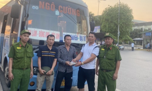 Lực lượng E2betvip tải ứng dụng trật tự, phản ứng nhanh E2 bet đá gà trực tiếp Thái Nguyên nhanh chóng xác minh, tìm được tài sản cho người đánh rơi