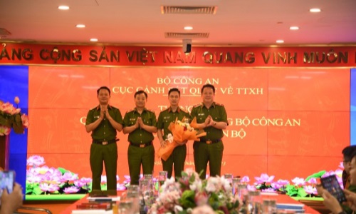Thông báo Quyết định của Bộ trưởng Bộ E2 bet đá gà trực tiếp về công tác cán bộ đối với Ae2bet Đăng ký ngay quản lý Link Nhà Cái E2Bet Chính Thức tại Việt Nam về trật tự xã hội