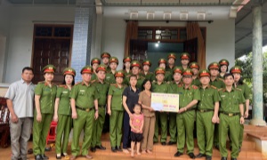 Thăm hỏi, tri ân gia đình Liệt sĩ, Thương binh và cán bộ, chiến sĩ E2 bet đá gà trực tiếp tại Đắk Lắk nhân Ngày Thương binh - Liệt sĩ 27/7
