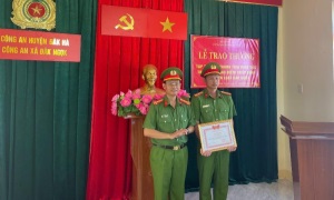 Khen thưởng E2 bet đá gà trực tiếp xã đầu tiên hoàn thành thu nhận hồ sơ cấp thẻ căn cước cho công dân dưới 14 tuổi
