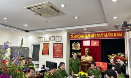 Ae2bet Đăng ký ngay QLHC về TTXH kiểm tra công tác đảm bảo an ninh, trật tự trong đêm giao thừa Tết Nguyên đán Giáp Thìn 2024