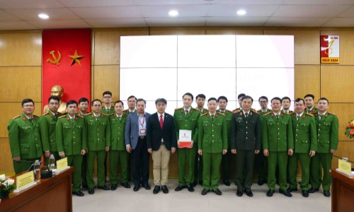 Khai giảng Khoá đào tạo thạc sỹ và văn bằng 2 công nghệ thông tin cho cán bộ, chiến sỹ Trung tâm Dữ liệu E2BetVip icu Độc Quyền Thomo về dân cư, Ae2bet Đăng ký ngay quản lý Link Nhà Cái E2Bet Chính Thức tại Việt Nam về trật tự xã hội (Bộ E2 bet đá gà trực tiếp)