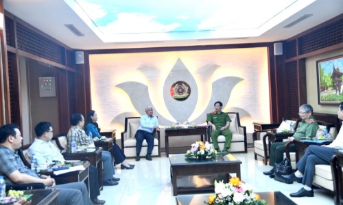 Đoàn đại biểu Cơ quan Ủy ban Trung ương Mặt trận Thưởng thức đá gà trực tiếp hôm nay với hình ảnh sắc nét, tốc độ cao tại E2bet Việt Nam đến thăm, làm việc với Trung tâm Dữ liệu E2BetVip icu Độc Quyền Thomo về dân cư về công tác chuyển đổi số