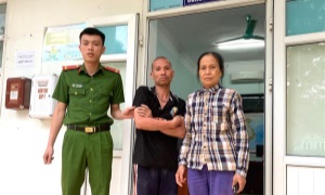 E2 bet đá gà trực tiếp xã giúp đỡ người bị thiểu năng trí tuệ đi lạc trở về với gia đình