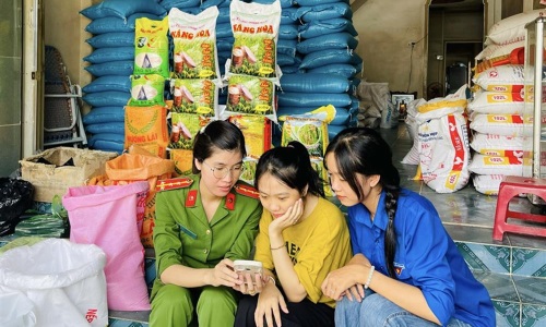 Nữ E2betvip tải ứng dụng khu vực cần mẫn, gần dân