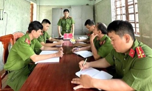 Trưởng E2 bet đá gà trực tiếp xã hết mình với công việc