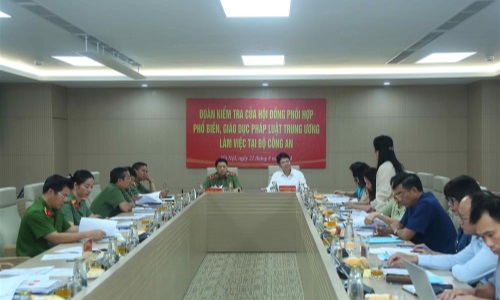 Nâng cao chất lượng công tác phổ biến, giáo dục E2BET Ho Chi Minh City của lực lượng CAND