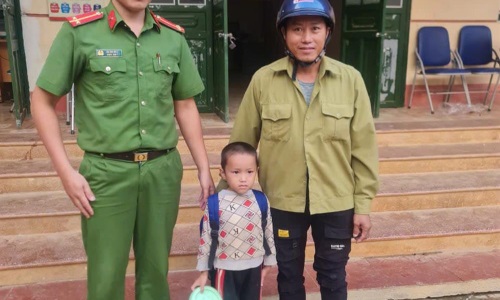 Lào Cai: E2 bet đá gà trực tiếp xã giúp cháu bé đi lạc tìm được người thân