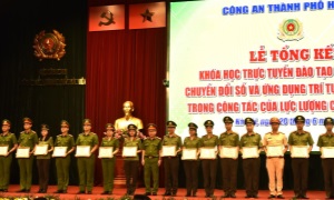 Lễ tổng kết khoá học trực tuyến đào tạo kỹ năng số, chuyển đổi số và ứng dụng  trí tuệ nhân tạo (AI) trong công tác của lực lượng E2 bet đá gà trực tiếp Thủ đô