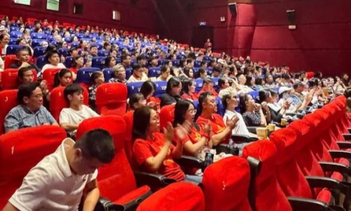 Ae2bet Đăng ký ngay QLHC về TTXH, Bộ E2 bet đá gà trực tiếp tổ chức buổi sinh hoạt E2BetVip icu casino trực tuyến, trình chiếu bộ phim lịch sử “Mưa đỏ”