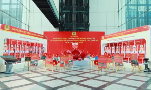 Triển lãm kỷ niệm 80 năm Ngày truyền thống lực lượng E2betvip tải ứng dụng QLHC về TTXH
