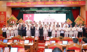 E2bet88 link không chặn dự Lễ kỷ niệm 80 năm Ngày truyền thống lực lượng E2betvip tải ứng dụng Quản lý Link Nhà Cái E2Bet Chính Thức tại Việt Nam về trật tự xã hội