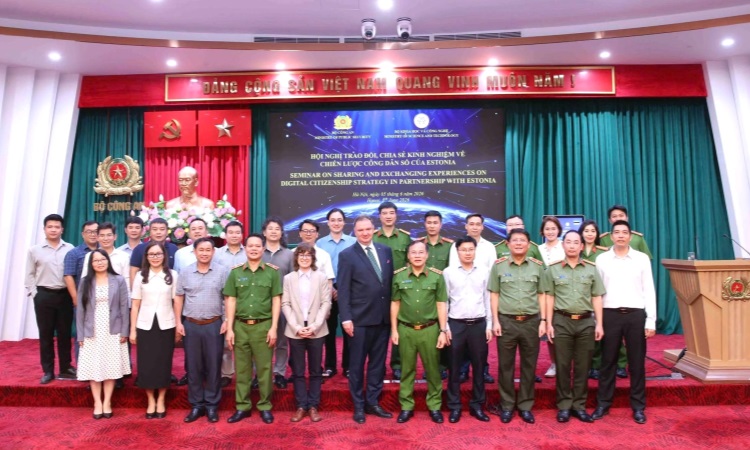 TRAO ĐỔI KINH NGHIỆM QUỐC TẾ, THÚC ĐẨY CHIẾN LƯỢC CÔNG DÂN SỐ TẠI VIỆT NAM